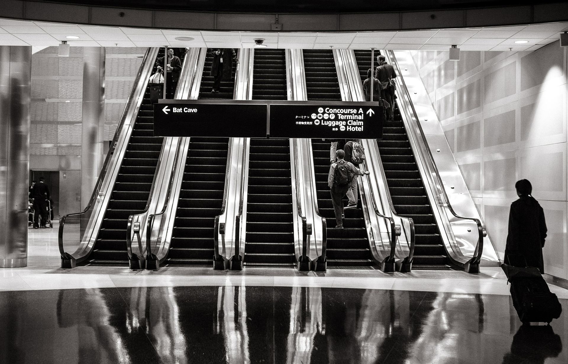 airport escalators